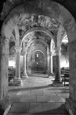 27092026_Krypta_Memleben_Reinhard_02_SW_skaliert.jpg